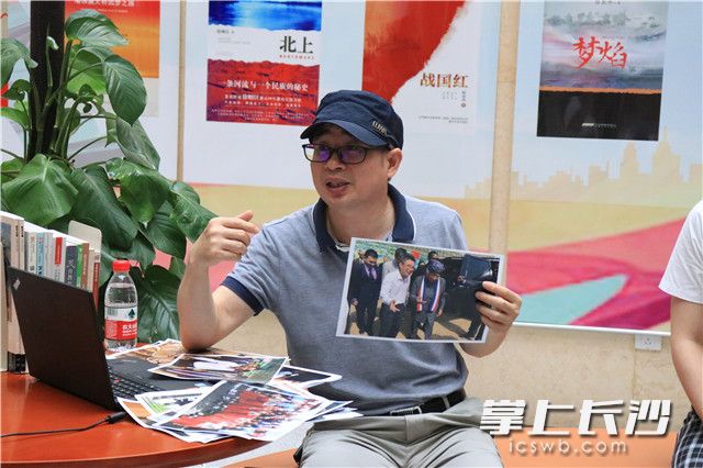 全球孔子学院“先进个人”获得者、ky官方网站影视艺术与文化传播学院院长黄柏青教授。